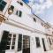 Petit Hotel 5 Fars