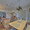 Vineyard Haven House - Easy Access to Beaches - 维恩亚德海文