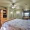Broken Bow Cottage with Deck, Hot Tub and Fire Pit!