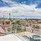 4 Mi to Lake Havasu Home with Rooftop Balcony - Лейк-Хавасу-Сити