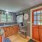 Charming Wilmington Cabin, 8 Mi to Mt Snow!