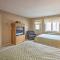 Lincoln Resort Condo with Pool Access - Near Hiking!