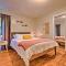 Centrally Located Hot Springs Home with Deck! - 温泉城