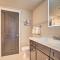 Lake Chelan Condo, Walk to Brewery and Wineries - Manson