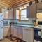 Pet-Friendly Moab Cabin with Mtn Views and BBQ! - Моаб