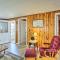 Cozy Hampton Cottage - Walk to Beaches and Marina!