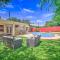 San Antonio Oasis with Hot Tub, Pool and Outdoor Bar!