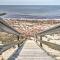 Oceanfront Cape Cod Gem with Balcony, Pets Welcome - ميناء دينيس