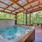 Serene Broken Bow Cabin with Hot Tub and Fire Pit - Stephens Gap