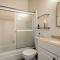 Walk to Dewey Beach Bright Condo with Balcony!