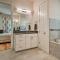 Walk to Lake Austin Spacious Getaway with Patio - Austin