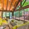 Screened Porch and 3 Decks Beech Mountain Cabin