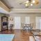 Granbury Studio - 10 Mins From Town and The Lake!