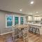 Updated Twin Lakes Cottage, Walk to Lake Mary