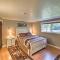 Quaint Priest Lake Cabin with Patio Less Than 1 Mi to Lake! - Vans Corner