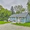 Updated Twin Lakes Cottage, Walk to Lake Mary