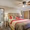 Grand Lake Condo with Balcony - 1 Block to Water! - غراند ليك