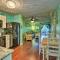 Beach and Pool Access Colorful Hilton Head Condo! - جزيرة هيلتون هيد