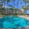 Beach and Pool Access Colorful Hilton Head Condo! - جزيرة هيلتون هيد