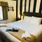Brook Red Lion Hotel
