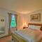 Private Guest House in Dtwn Lenox, Walk to Dining! - Lenox