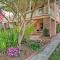 4 Mi to French Quarter NOLA Apt with Garden Patio