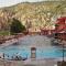 Cozy Central Glenwood Springs Condo with 2 Decks!