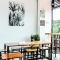 Island Brasserie Hostel - Coron