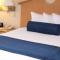 Marco LaGuardia Hotel & Suites