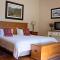 Oak Tree Lodge
