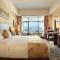 Lijiang Waterfall Hotel Guilin