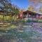 Riverfront Getaway with Treehouse, Fire Pit and Deck! - Mammoth Spring