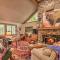 Riverfront Getaway with Treehouse, Fire Pit and Deck! - Mammoth Spring