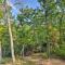Secluded Cabin with Deck 13 Miles to Downtown Murphy