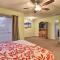 Granbury Getaway with Lake Views 2 Mi to Downtown! - غرانبوري