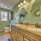 Bayview Lake House with Dock on Lake of the Ozarks - 奥沙克湖
