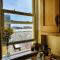 Stylish flat in central Tenby & free parking