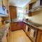 Stylish flat in central Tenby & free parking