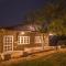 WOW STAYZ2 Pachmarhi Foothill Cottages - 伯杰默里