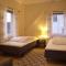5 bedrooms, large apartment with nice view and nature