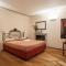 Borromeo Rooms Bed & Living
