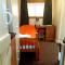 The Lily Pad apartment & Wrens Nest studio - 史云顿