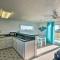 Less Than 1 Mi to Surfside Beach Open-Concept Cottage - Surfside Beach