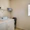 Condo with Pool Access, 5 Mi to Tempe Diablo Stadium - 坦培