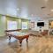 Condo with Pool Access, 5 Mi to Tempe Diablo Stadium - 坦培