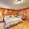 Lil Red Hen Cottage in the Boone Area with Hot Tub - 西杰斐逊