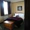 Buggles Pub and Accommodation