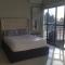 WATERFRONT FLAT 4 BEDROOM