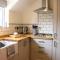 Blashford Manor Farmhouse - The Shetland Cottage