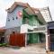 Super OYO 2808 Dresidence Syariah